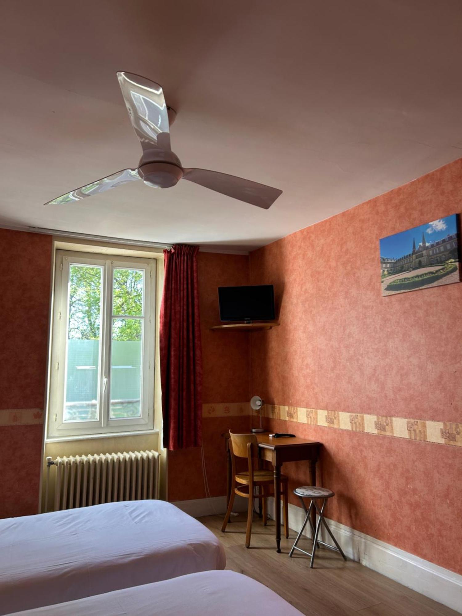 Hotel Des Ducs 느베르 외부 사진