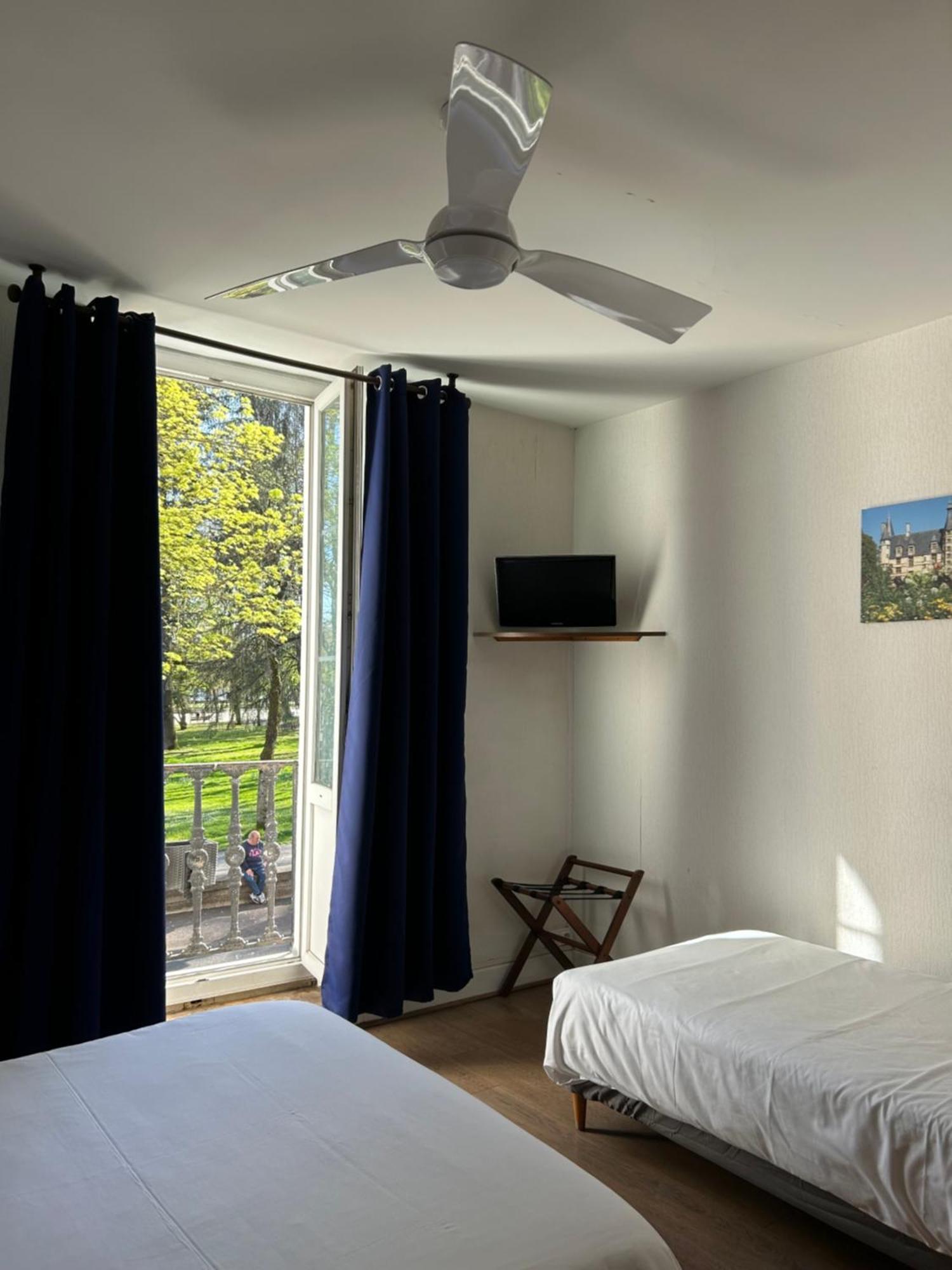 Hotel Des Ducs 느베르 외부 사진