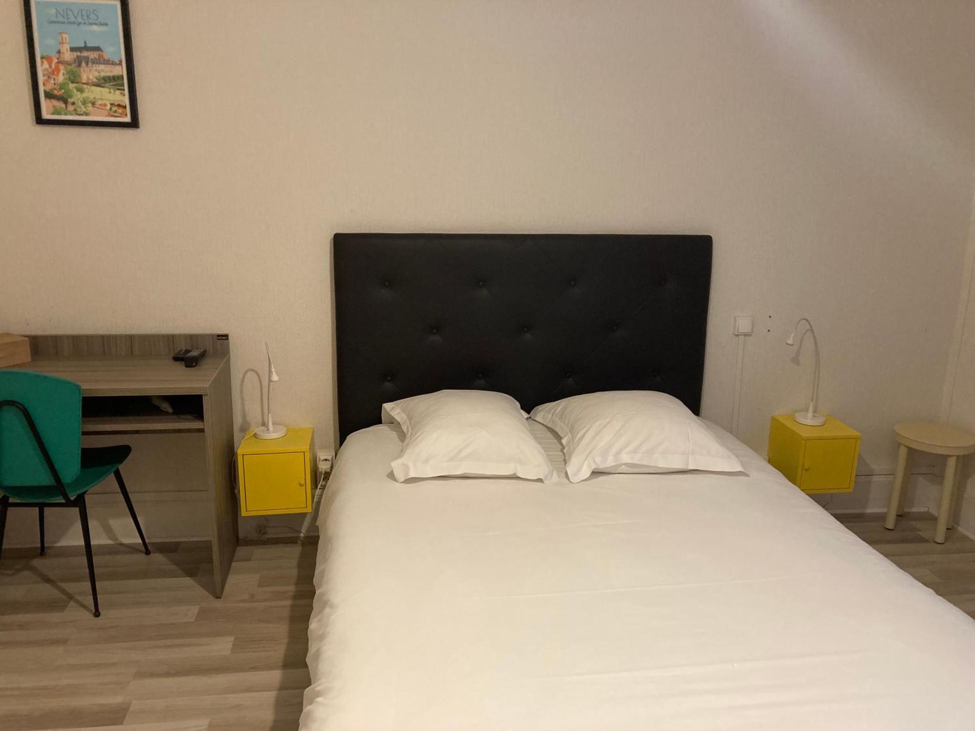 Hotel Des Ducs 느베르 외부 사진